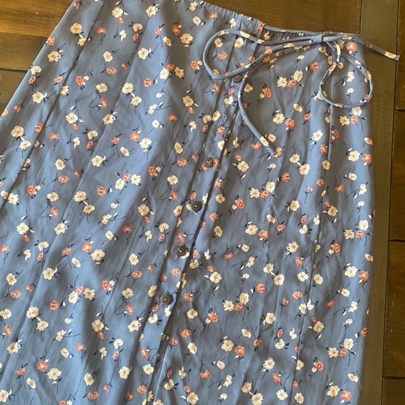 Urban outfitters Juniper Blue floral midi skirt M tie waist button front - Picture 6 of 9